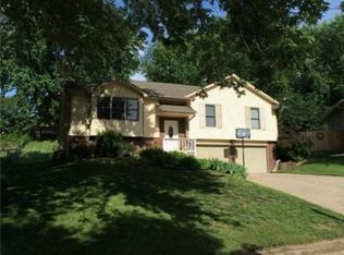 3917 Marble Ln, Saint Joseph, MO 64505