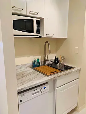 Rented by Gulia Wang, LREB | media 24