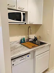 Rented by Gulia Wang, LREB