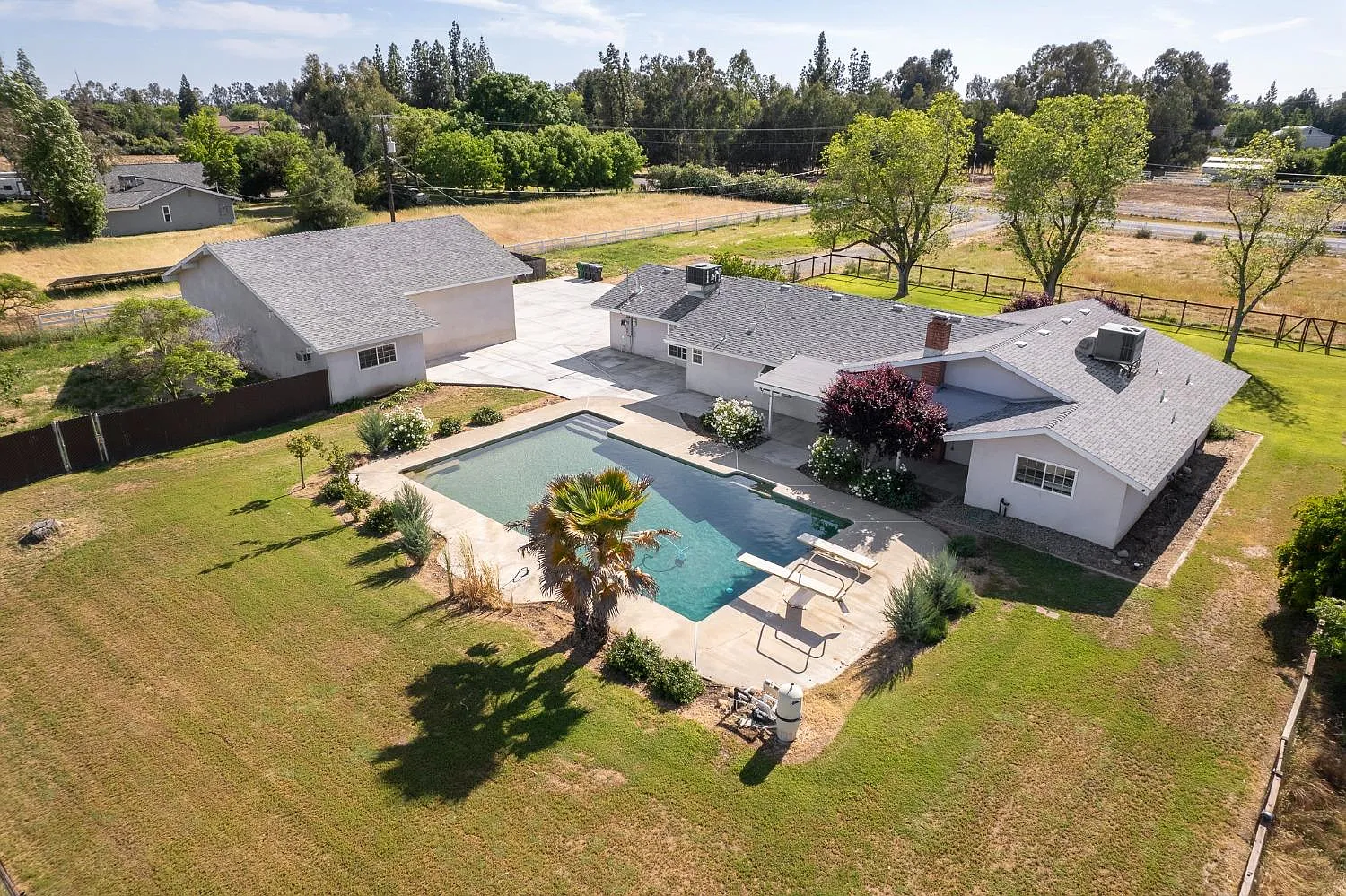 5338 Amber Ave photo 1