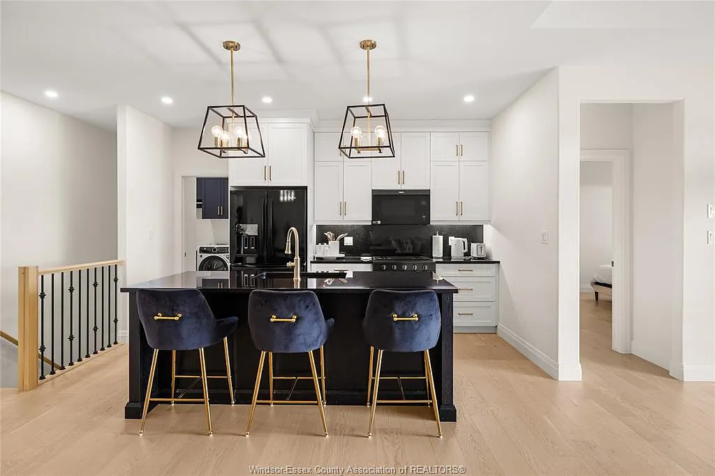 2 bed, $3,000 — Photo 3