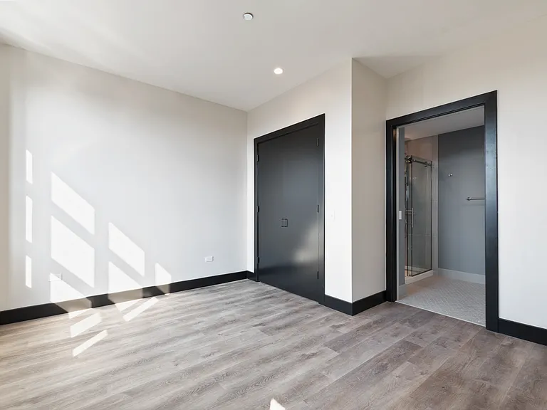 1123 W Randolph St #401 — Photo 5