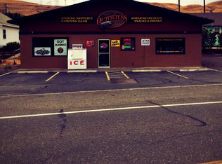 102 E 1st St, Rufus, OR 97050