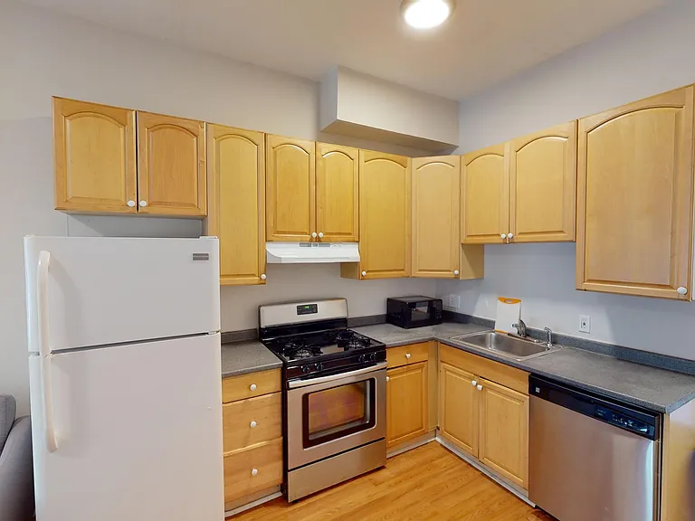 96 Hammond St #3 — Photo 2