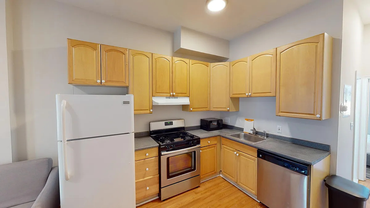Building Photo - 96 Hammond St #3