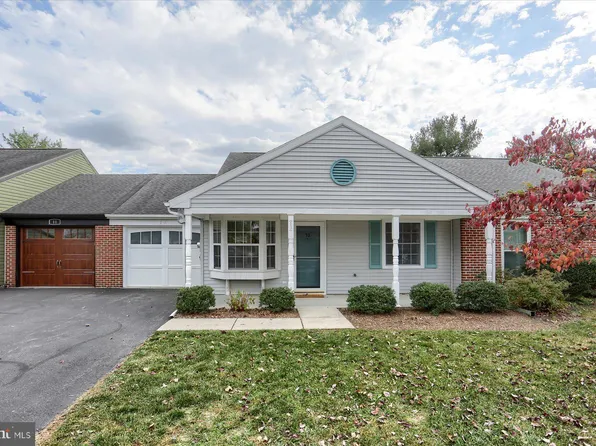 13 Fieldcrest Dr, Mechanicsburg, PA 17050