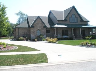 9041 Willow Ln, Saint John, IN 46373