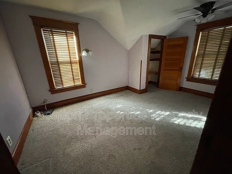 437 Ohio St — Photo 12