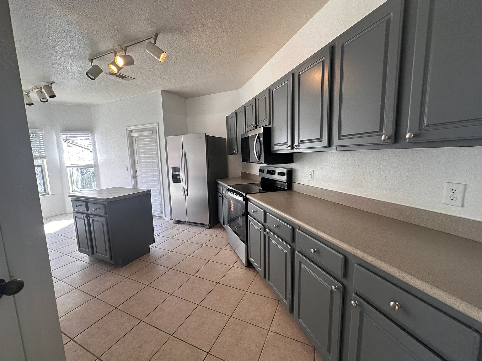 2 bed, 1486 sqft, $1,965 — Photo 1