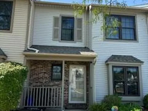 110 Crown Prince Dr, Marlton, NJ 08053