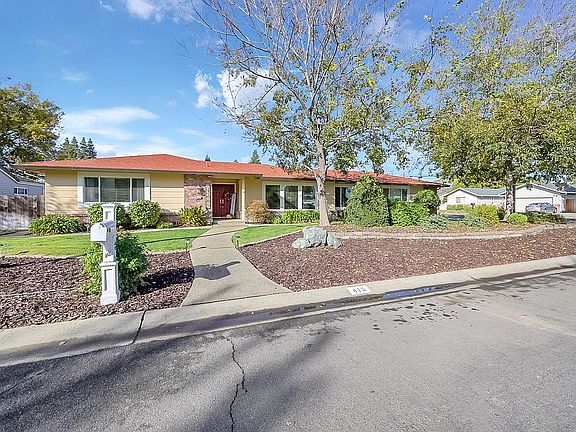 2nd image of 415 La Ramada