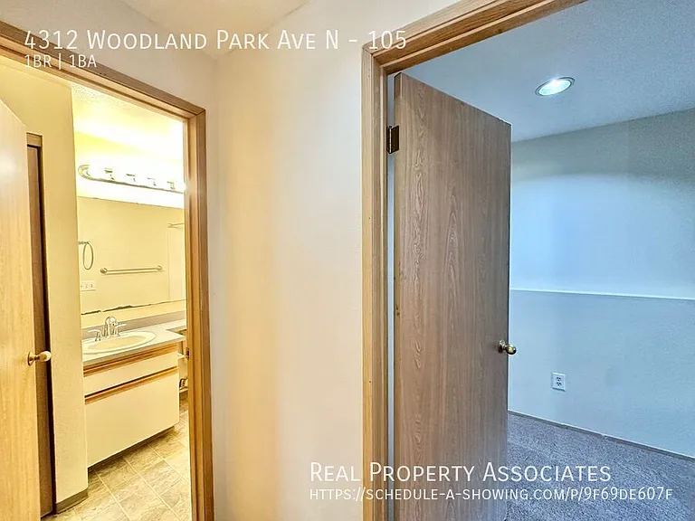 4312 Woodland Park Ave N #105 — Photo 9