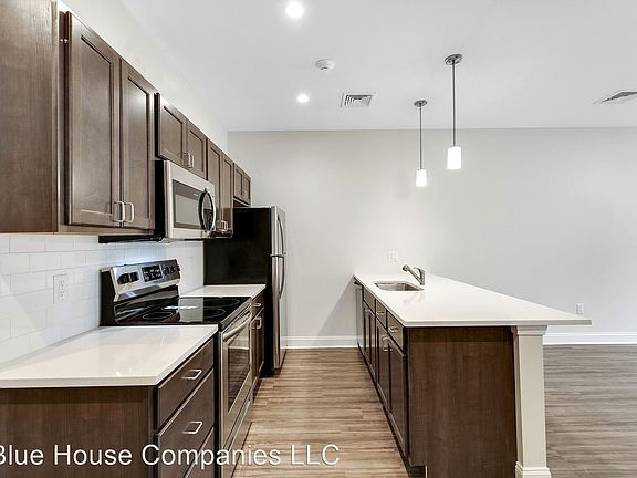 2nd image of 427 Washington Ave #1D