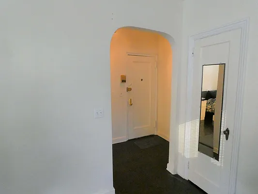 Rented by Karten Real Estate Services LLC | media 22