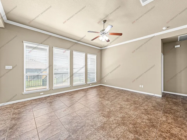 5607 Blackstone Dr — Photo 13