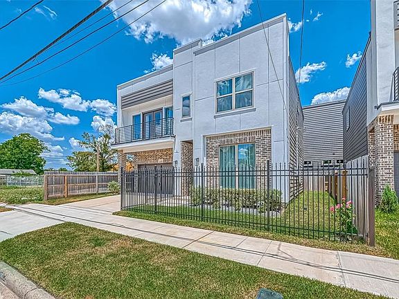 5th image of 1806 Schweikhardt St
