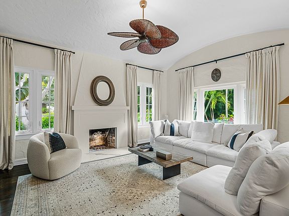 4th image of 678 Bougainvillea Ln