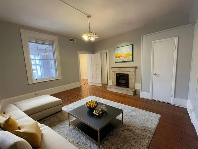 203 E York St — Photo 4