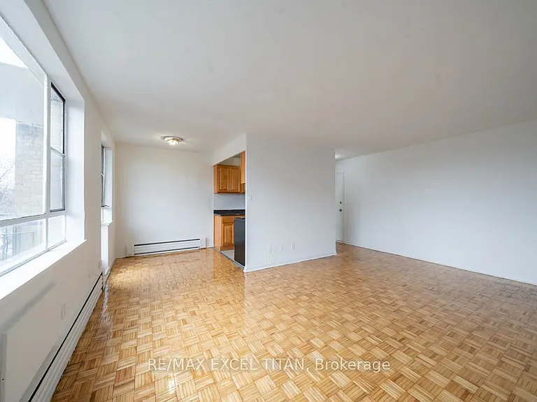 2895 Bathurst St #111 — Photo 3