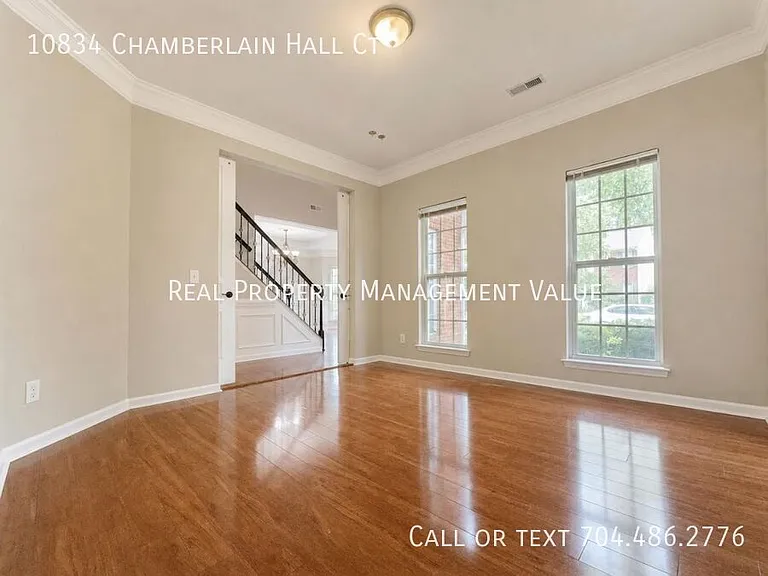 10834 Chamberlain Hall Ct — Photo 10