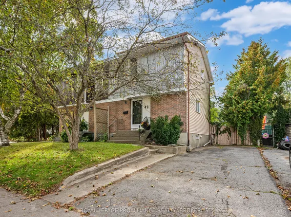 42 Wycliffe Cres, Kingston, ON K7K 5Z1
