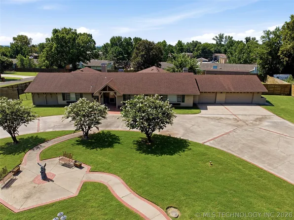 3615 Country Club Dr, Muskogee, OK 74403