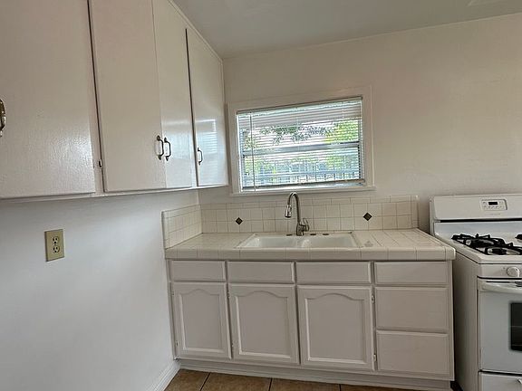 2nd image of 3043 1/2 Larga Ave #43/5