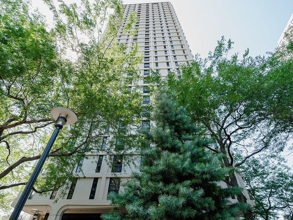 1st image of 1960 N Lincoln Park W APT 3009