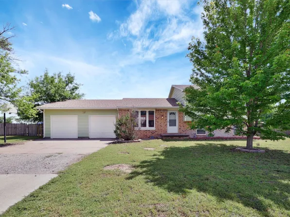 1403 Blossum Ave, Haysville, KS 67060