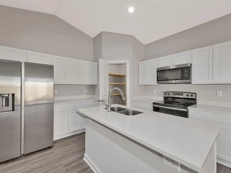 13432 W Haskell Ct — Photo 8
