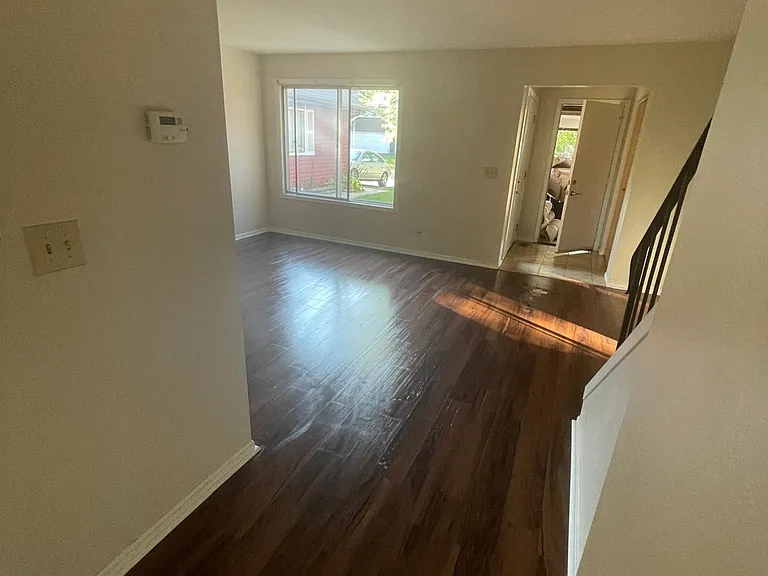 1151 Brockton Ct — Photo 3