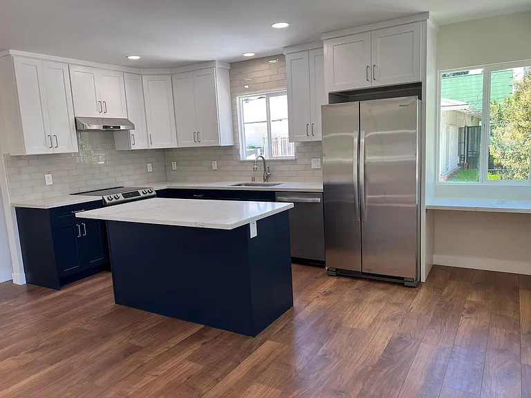 2817 La Cienega Ave — Photo 3
