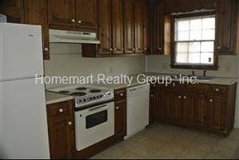 3rd image of 2182B Wexford Dr