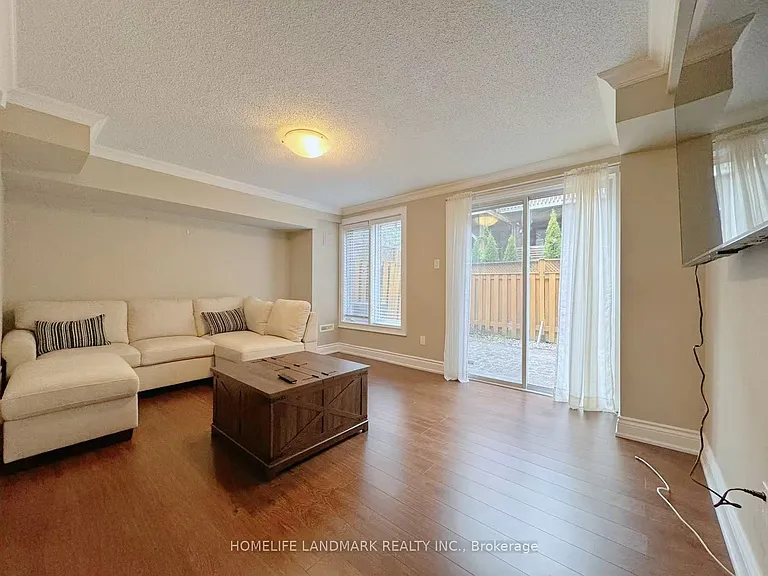 54 Bluewater Ct — Photo 12