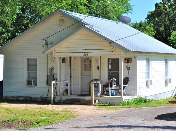 305 Lewis St, Grand Saline, TX 75140