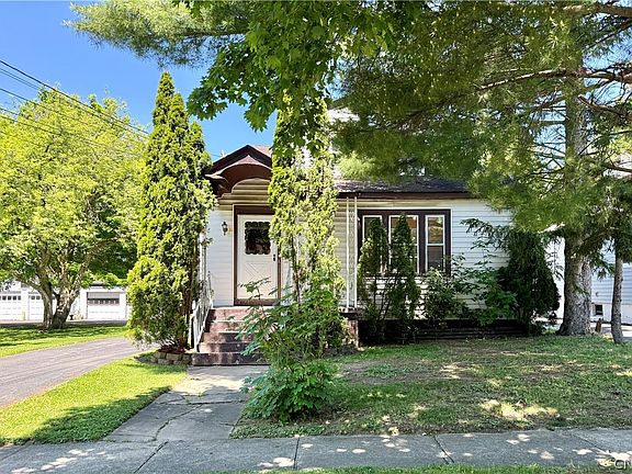 3rd image of 2208 Caroline St