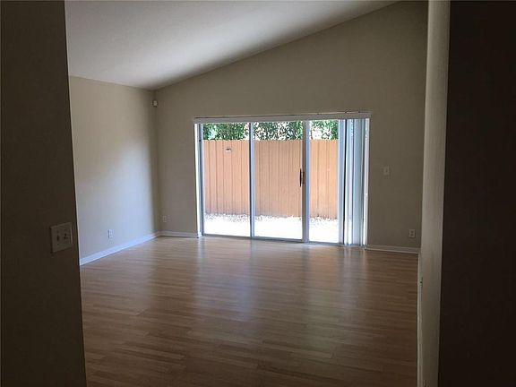 4th image of 6475 NW 77th Pl