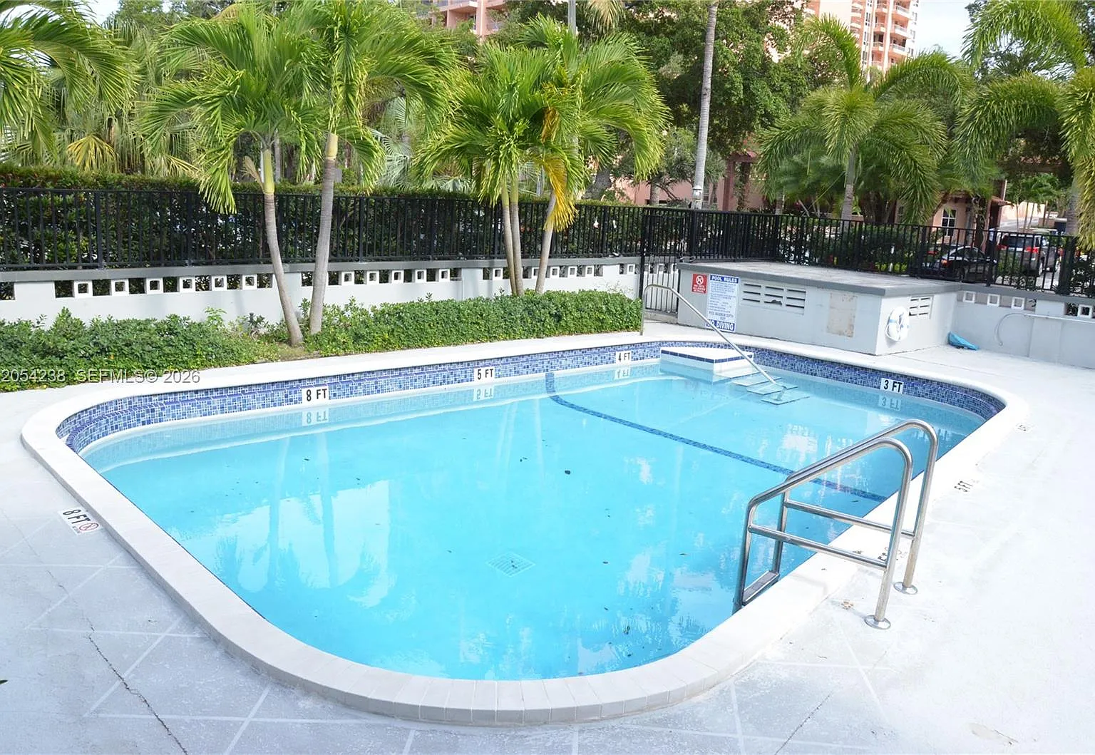 Edgewater Of Coral Gables — Photo 1