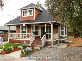 8923 SE Reedway St, Portland, OR 97266