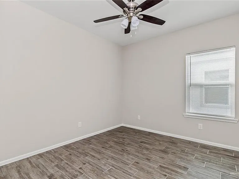 1304 W Sucre Dr #3 — Photo 3