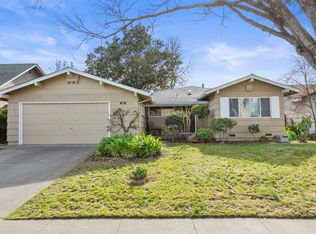 8420 Lake Forest Dr, Sacramento, CA 95826
