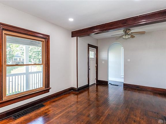 5th image of 901 Linden Ave