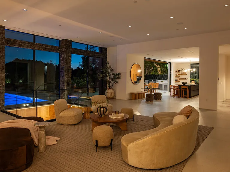 12752 Mulholland Dr — Photo 53