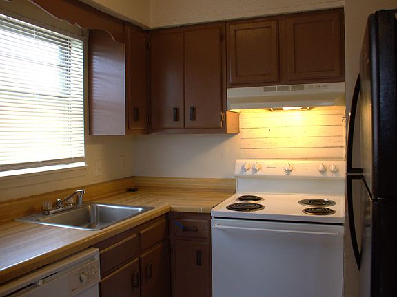 5th image of 2218 Jonathan Dr NW APT C