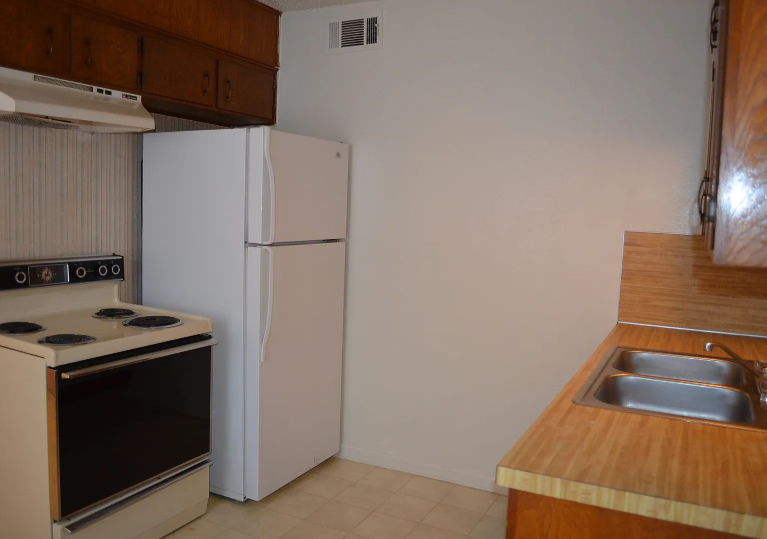 4404 Lake Road: — Photo 3