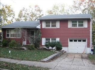 16 Larchmont Rd, Edison, NJ 08837