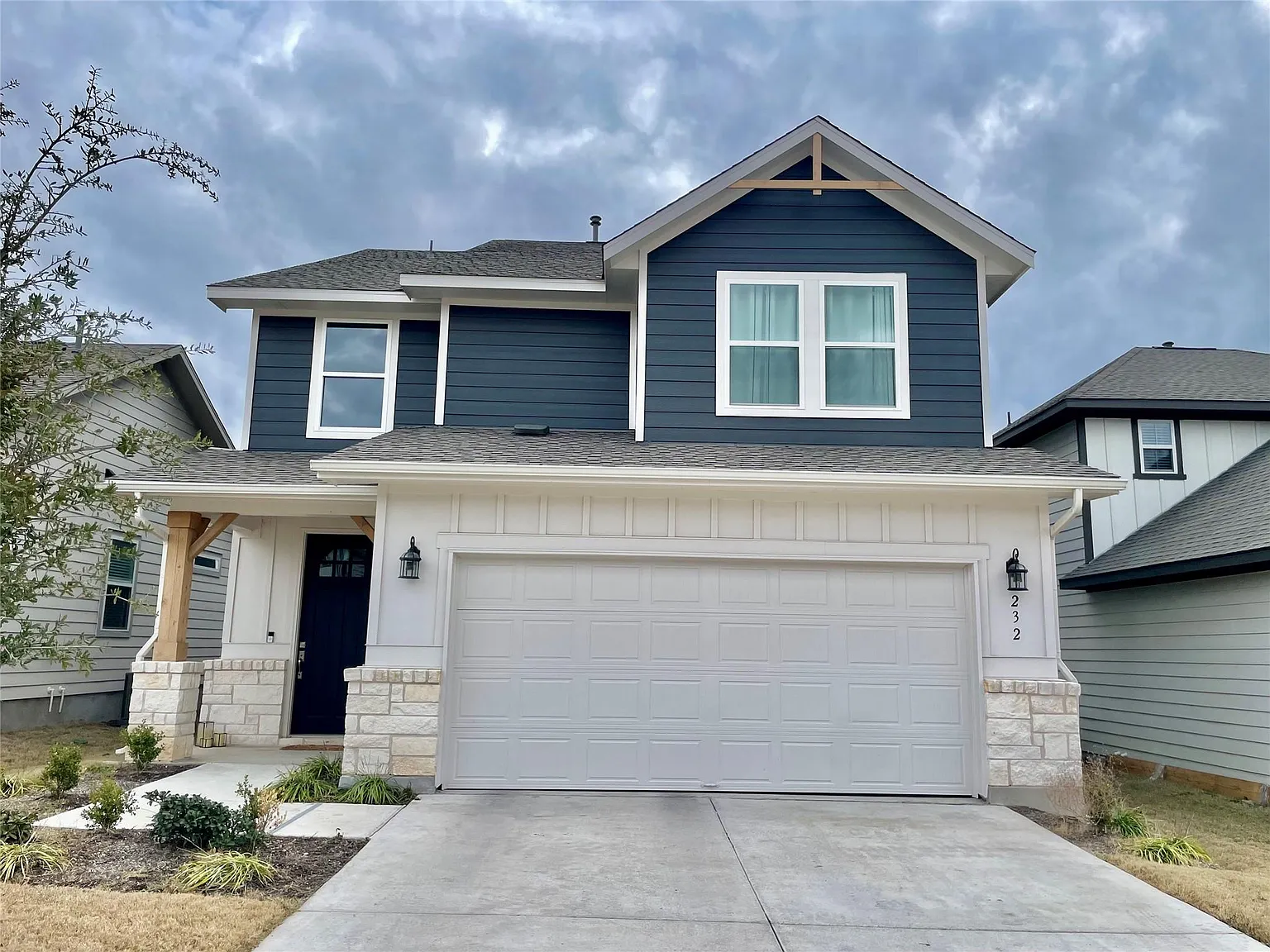 4 bed, 3.5 bath, 2281 sqft, $3,150 — Photo 1