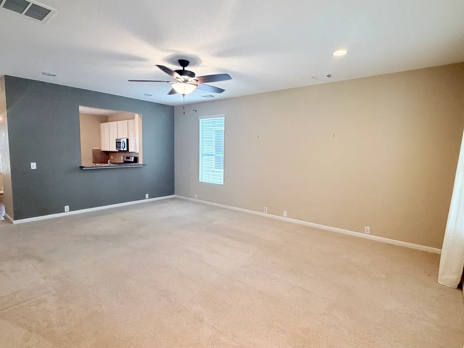 3 bed, 2.5 bath, 1440 sqft, $1,900 — Photo 3