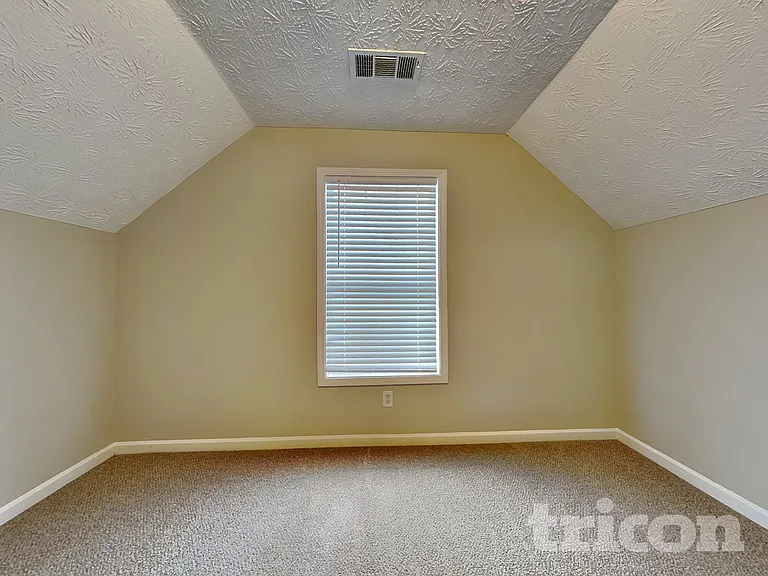 417 Carrie Ct — Photo 13