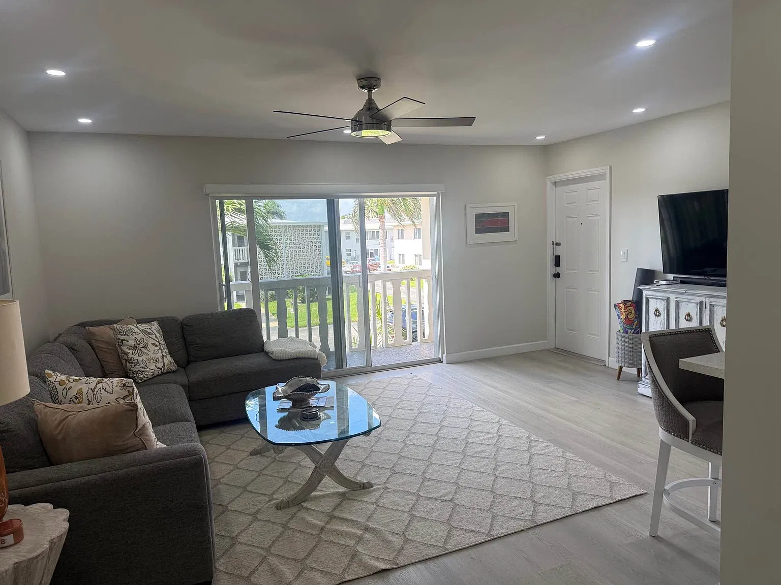 1 bed, $1,990 — Photo 4